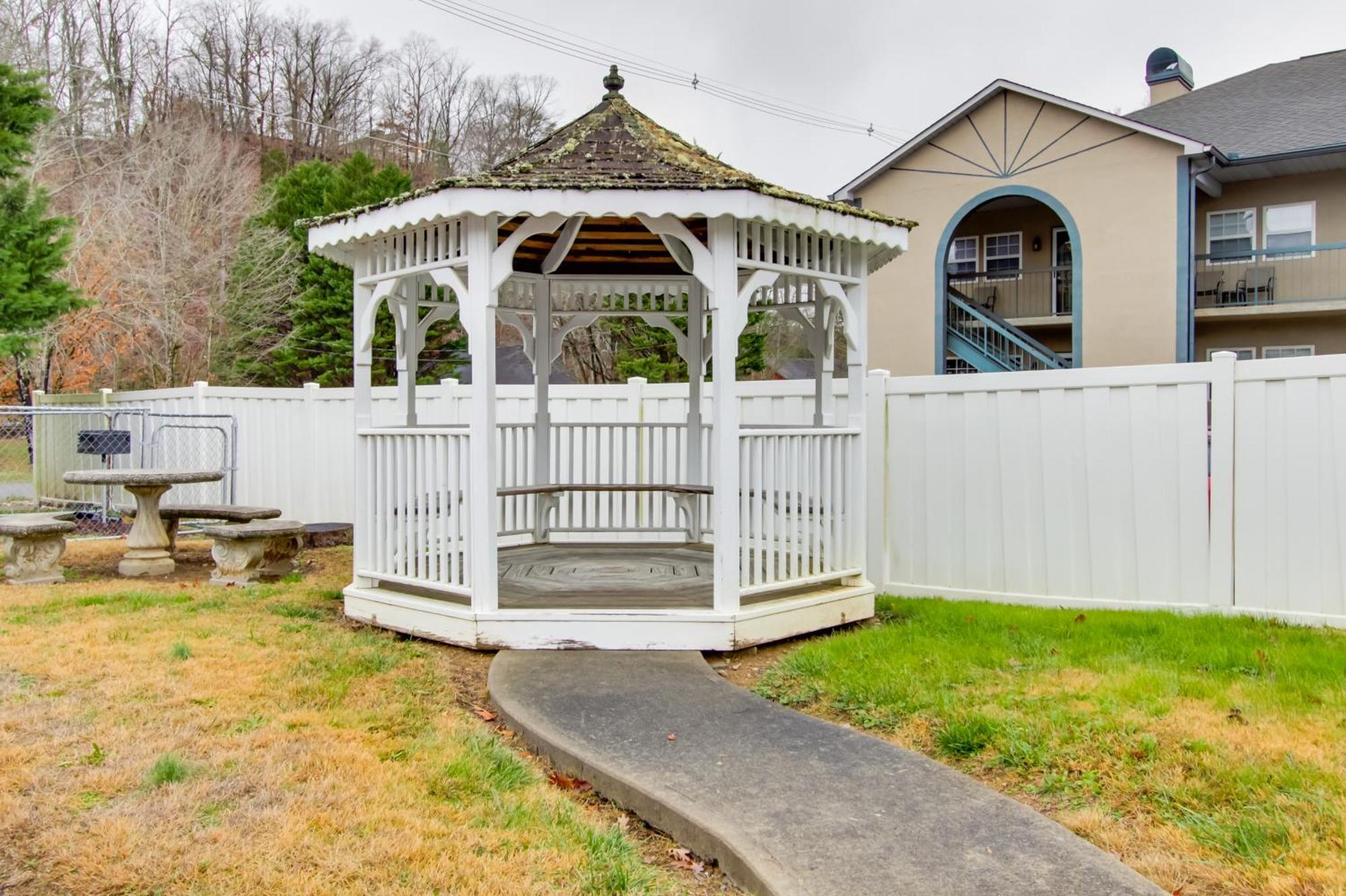 Parkway Condo About Walk To Island In Pigeon Forge! Esterno foto